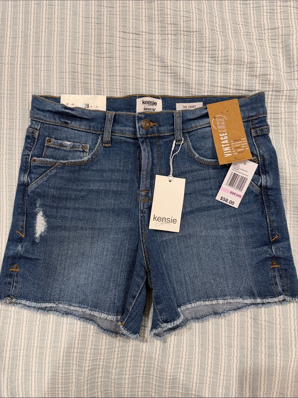 NWT! Kensie The Short Vintage Wash Blue Denim Cutoff Shorts Size 6/28